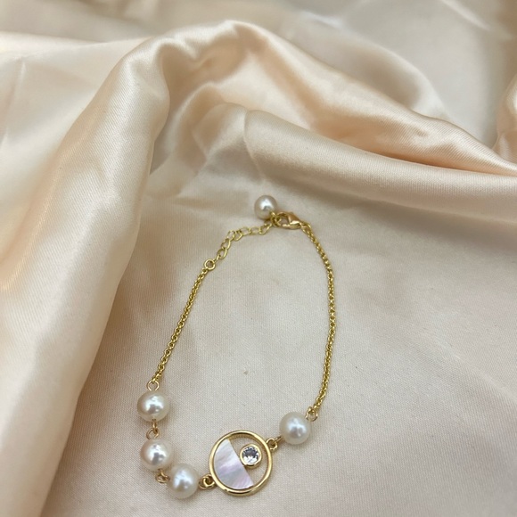 Vintage Brand New silver plated with 18K Gold Pearls Bracelet with gift box set - Picture 6 of 7